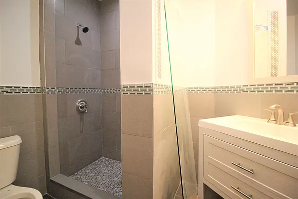 Rented by Hagstrom Management Inc | media 9