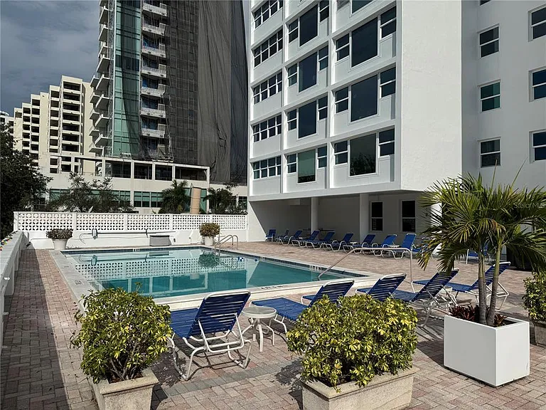 33 S Gulfstream Ave #409 — Photo 21