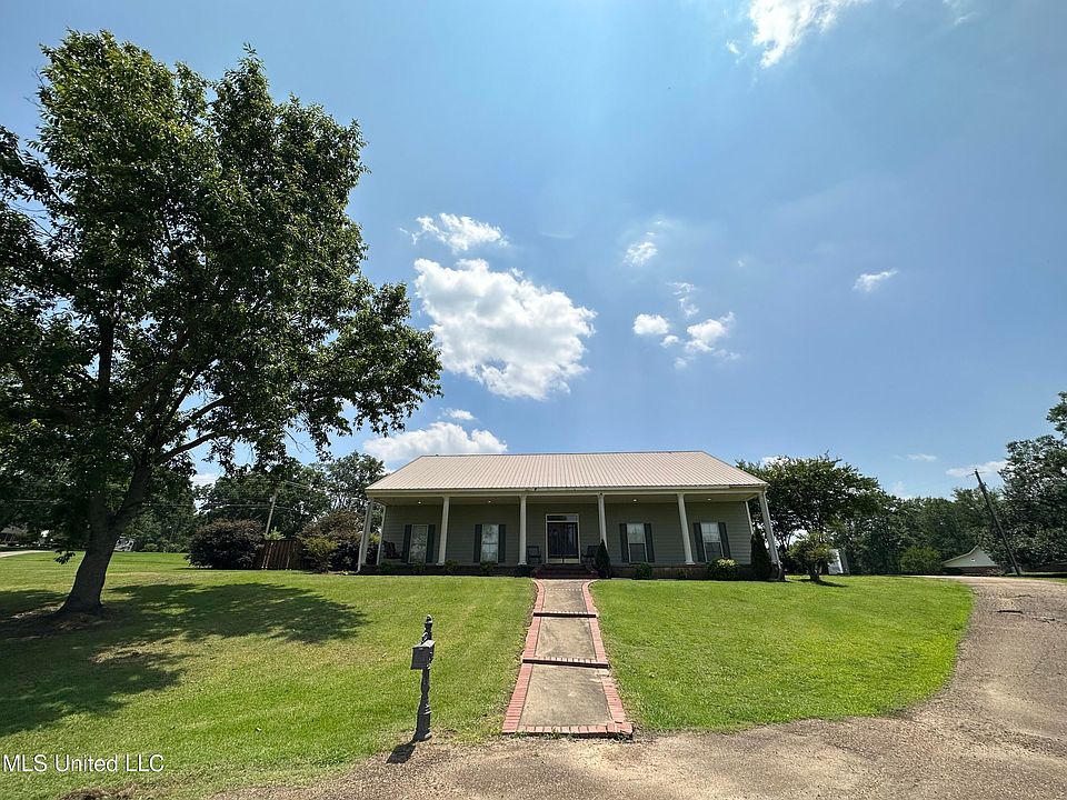 2nd image of 24 Sandy Ln