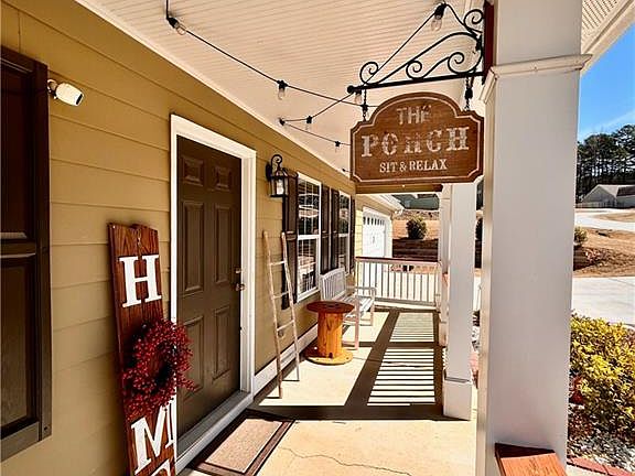 4th image of 94 Heather Ln