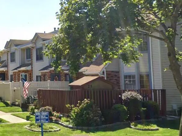 57 Gina Ct, Staten Island, NY 10314