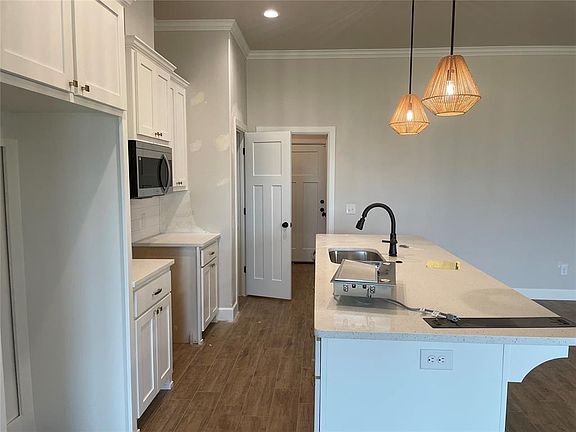 5th image of 9108 SW 41st St