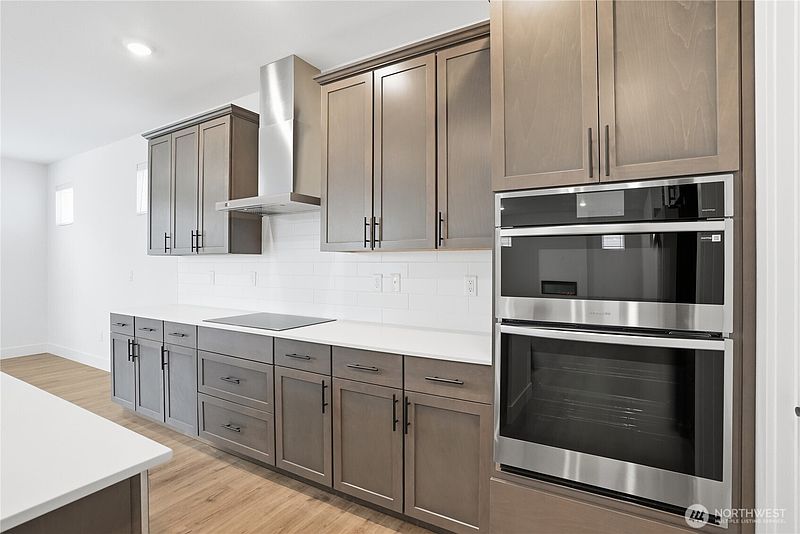 4th image of 22826 SE Shore Street