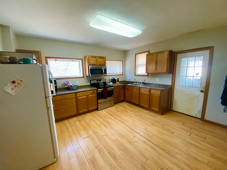 1408 Oshkosh Ave — Photo 7