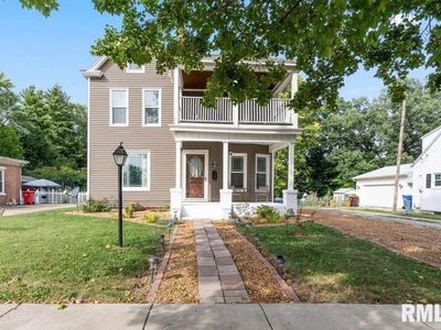 513 W Jackson St, Petersburg, IL, 62675