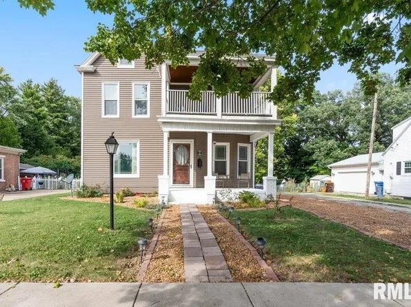 513 W Jackson St, Petersburg, IL 62675