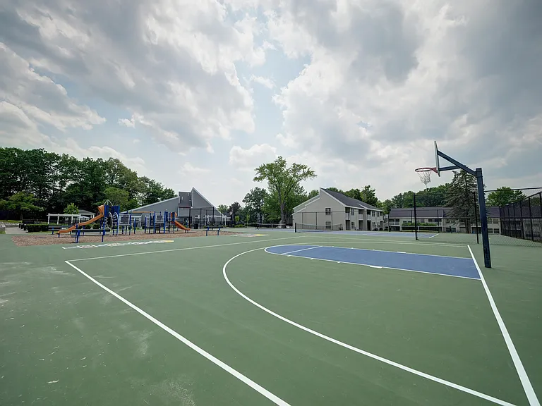 Colonie East Apartments — Photo 24