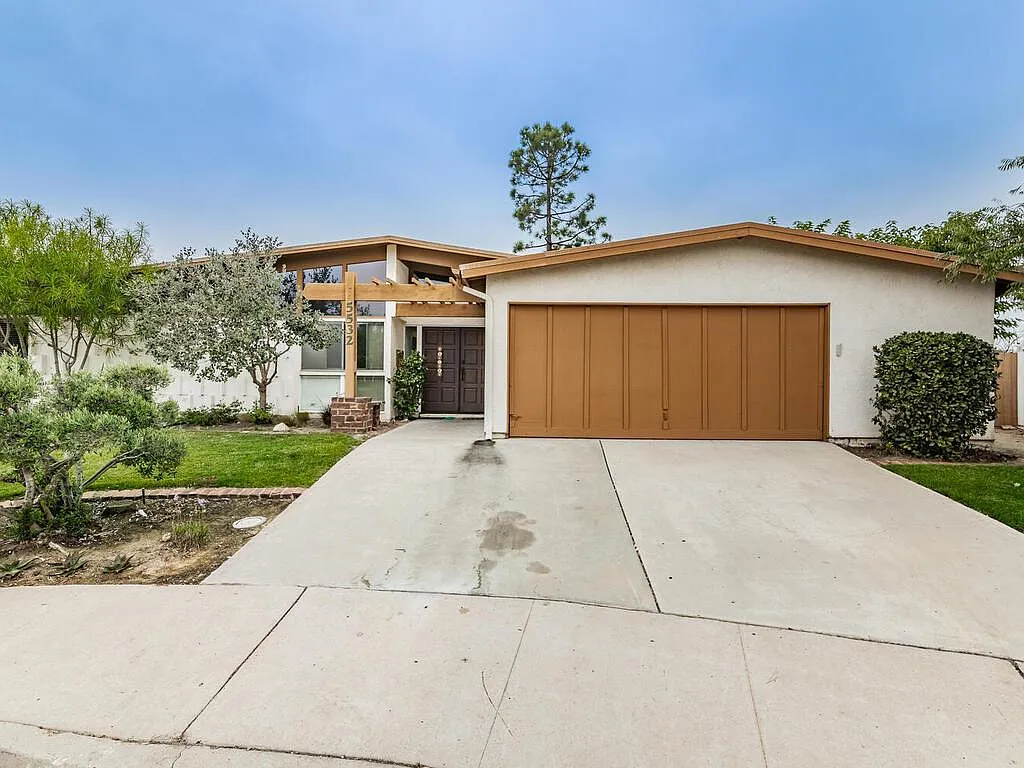 5532 Soderblom Ct — Photo 4