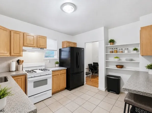 17 Highland Ter, Irvington Twp., NJ 07111