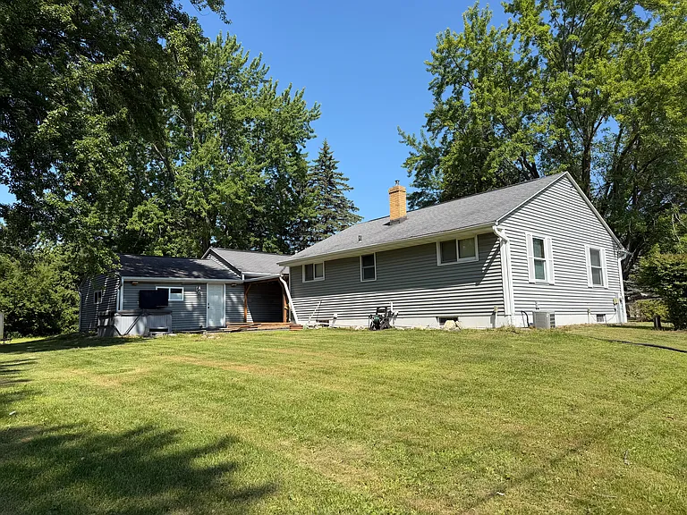 2717 White Pine Rd — Photo 16