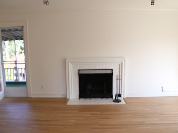 5th image of 9169 Phyllis St