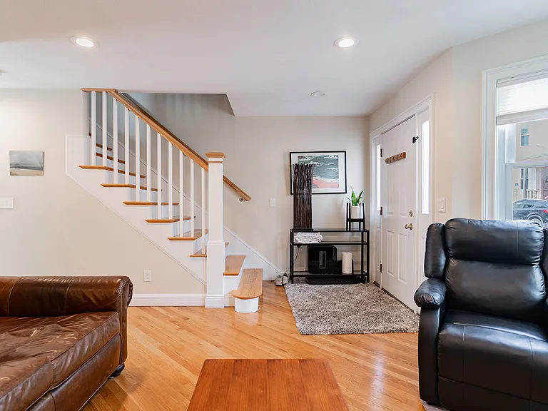 453 E 8th St #453 — Photo 3