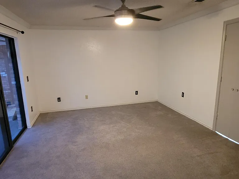 2413 Country Club Pkwy — Photo 10