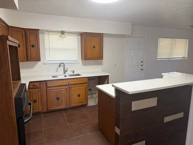 Building Photo - 1303 Cypress Dr
