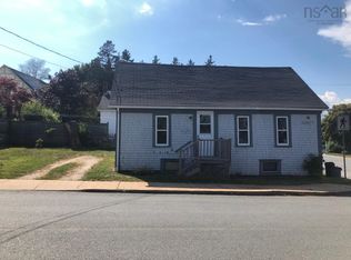 95 Cornwallis St, Lunenburg, NS B0J2C0