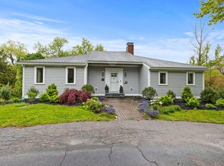 4 Cushing St, Hingham, MA 02043