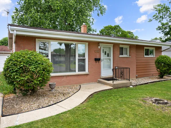 1290 Margret St, Des Plaines, IL 60018