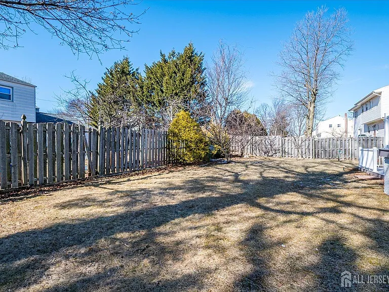79 Beechwood Ave — Photo 35