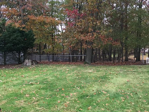 2nd image of 3267 Winthrop Dr