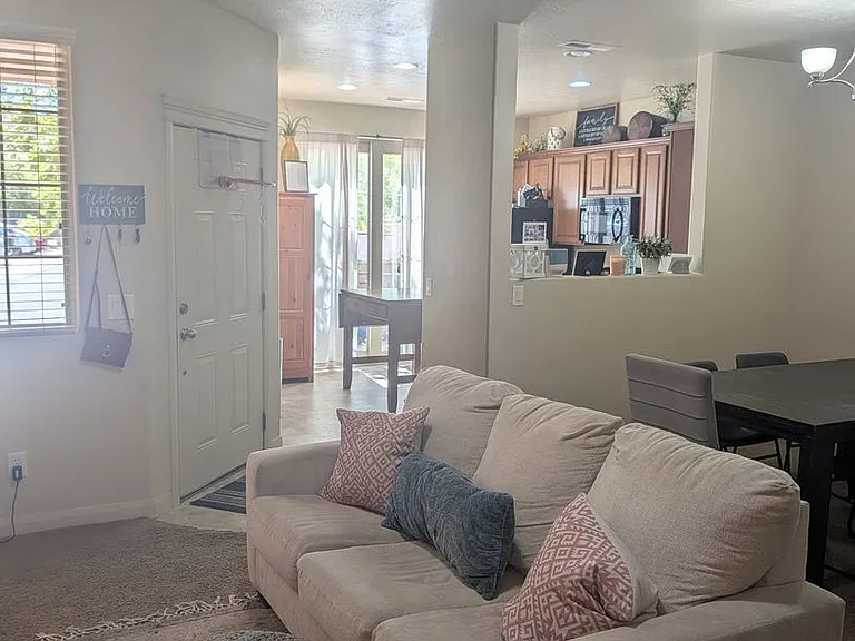 3439 S Barcelona Dr #27 — Photo 2