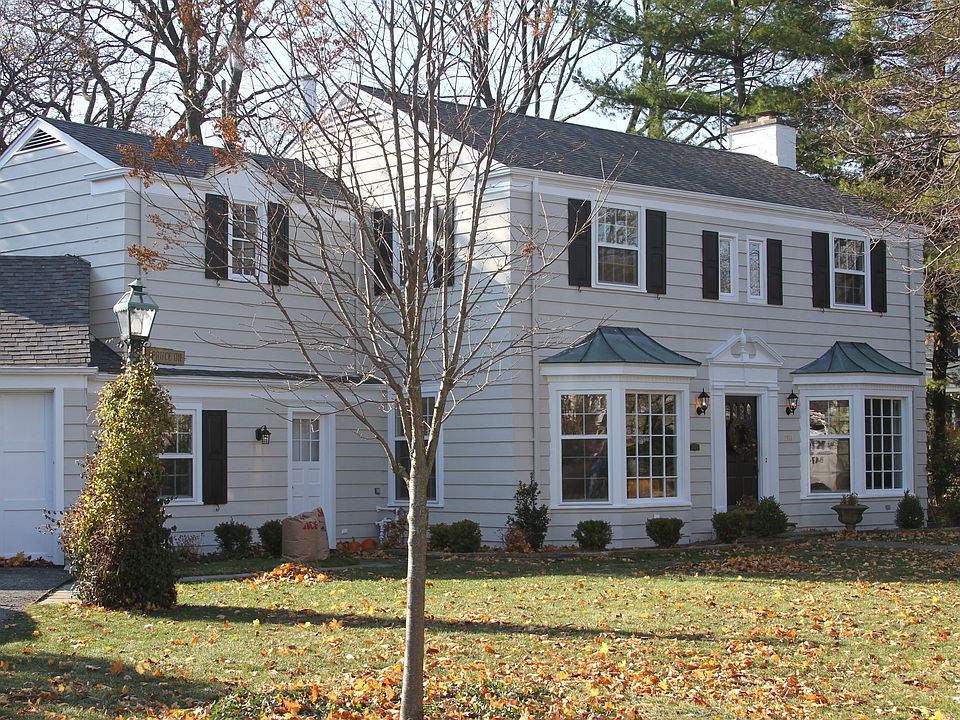 1st image of 2111 Spruce Dr