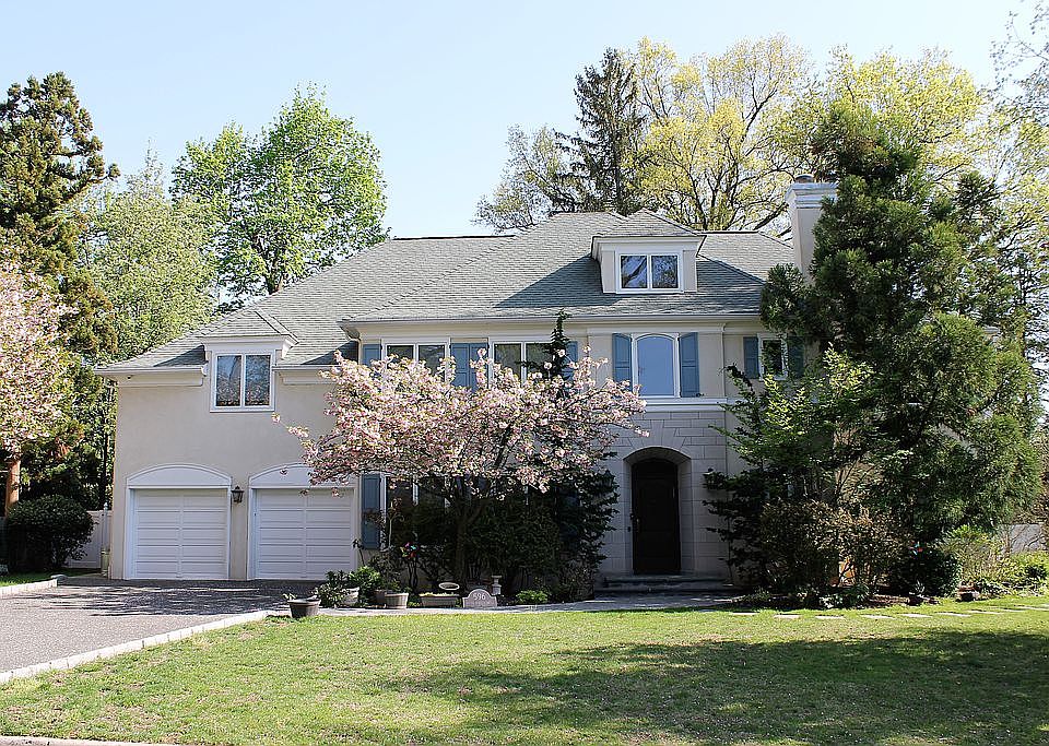 1st image of 596 So Forest Dr