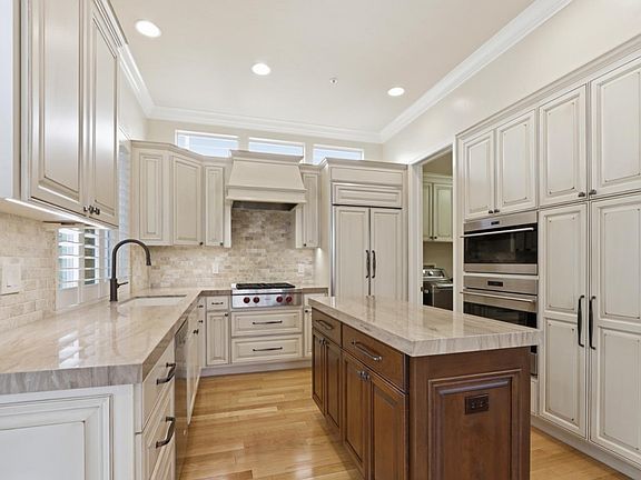 3rd image of 550 Gabilan St