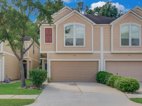 743 Hallsleigh Ln, Houston, TX 77090