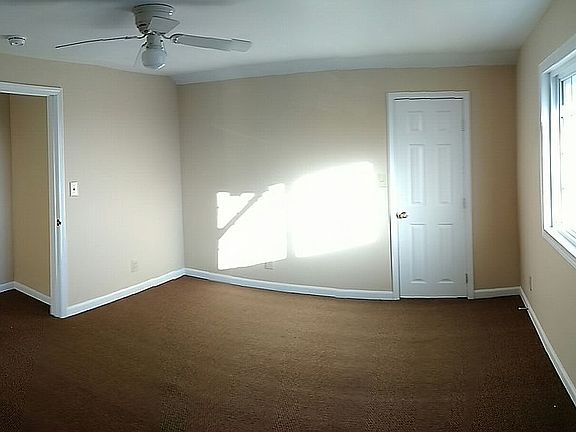 3rd image of 1328 Yecker Ave