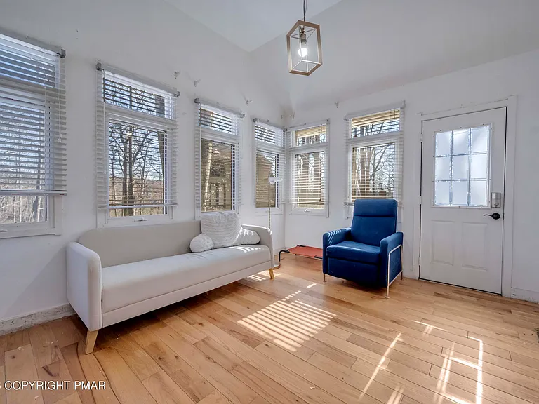 187 Bellingham Dr — Photo 14