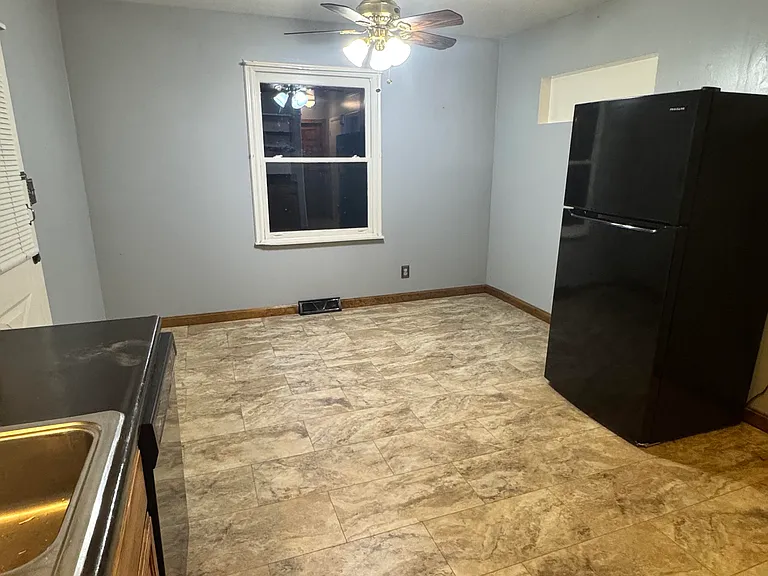 28 Forest St — Photo 8