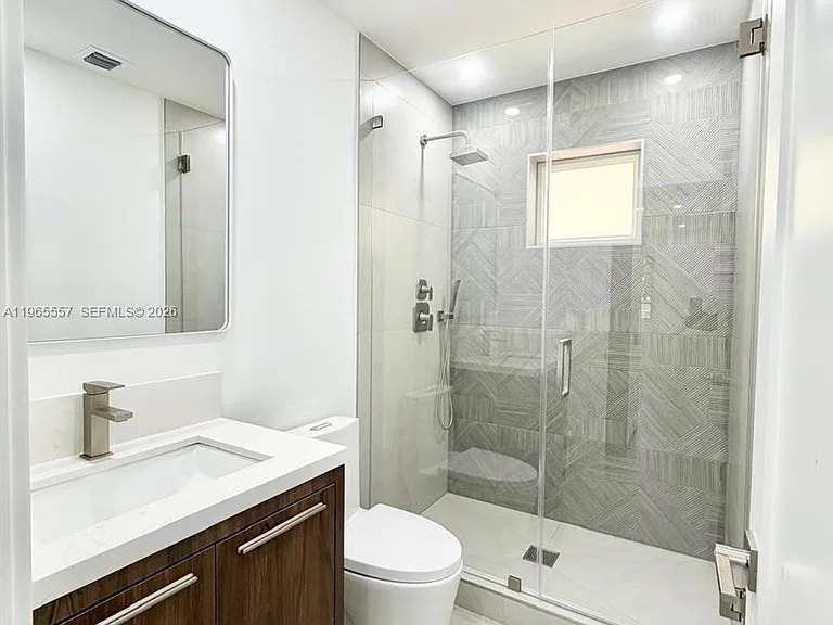 524 NE 65th St #2 — Photo 9