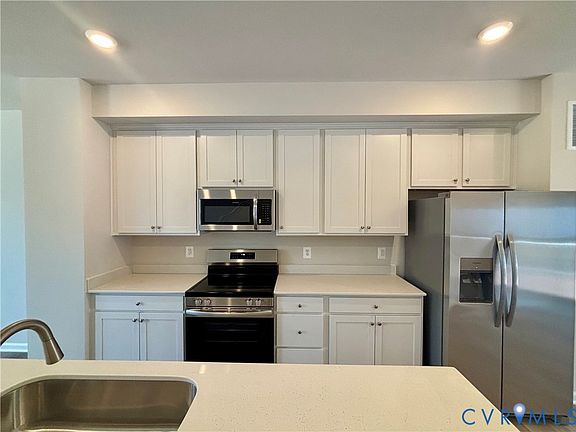 5th image of 6029 Blue Iris Rd