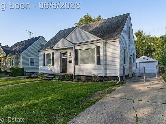 3rd image of 25246 Hayes Rd