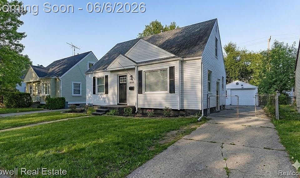 25246 Hayes Rd, Roseville, MI 48066 | MLS #20261040684 | Zillow