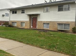 910 W Lake Ave, New Carlisle, OH