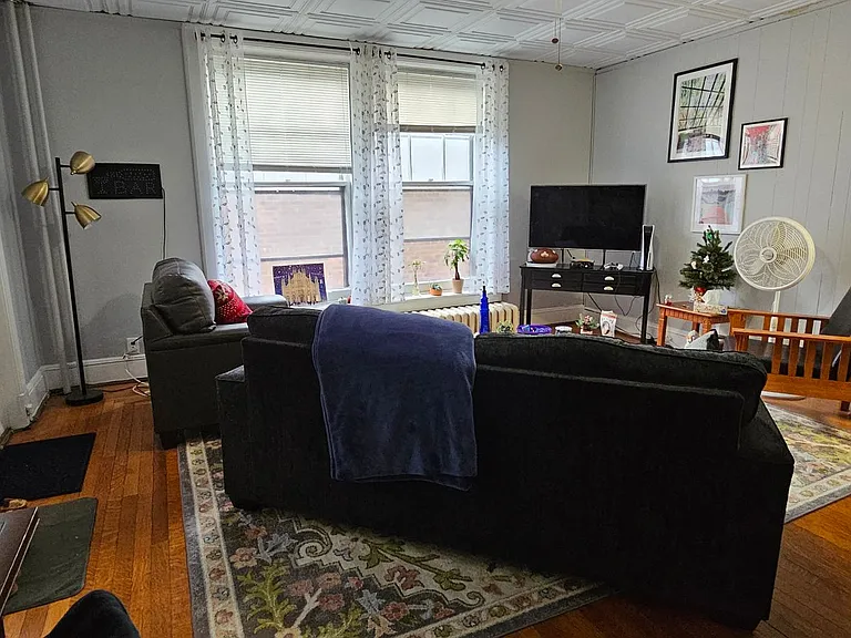 318 State St — Photo 3