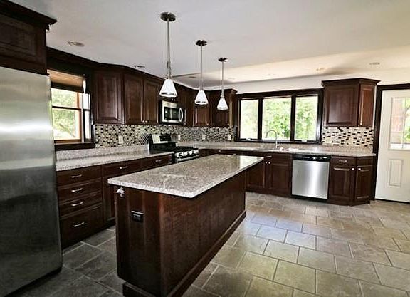 5th image of 114 Bowdoin St #1