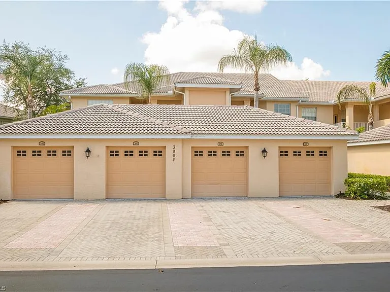 3964 Bishopwood Ct E #1-202 — Photo 15