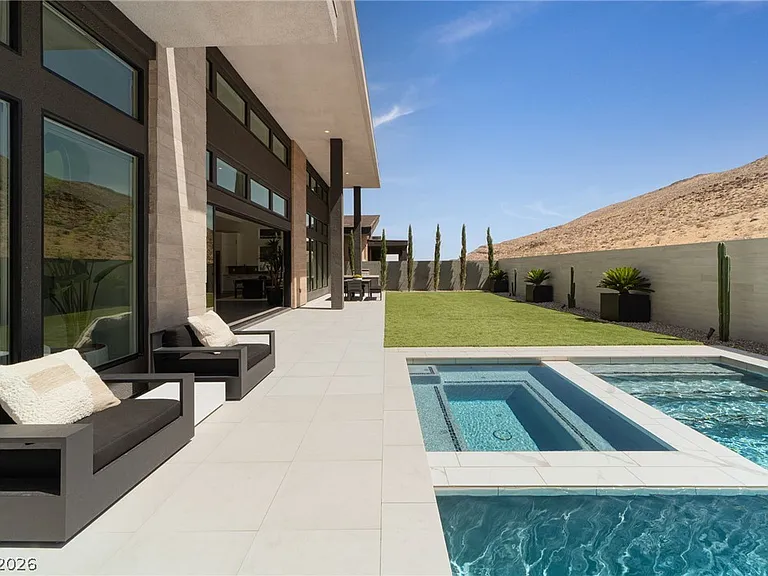 5201 Peak Climb Dr — Photo 64