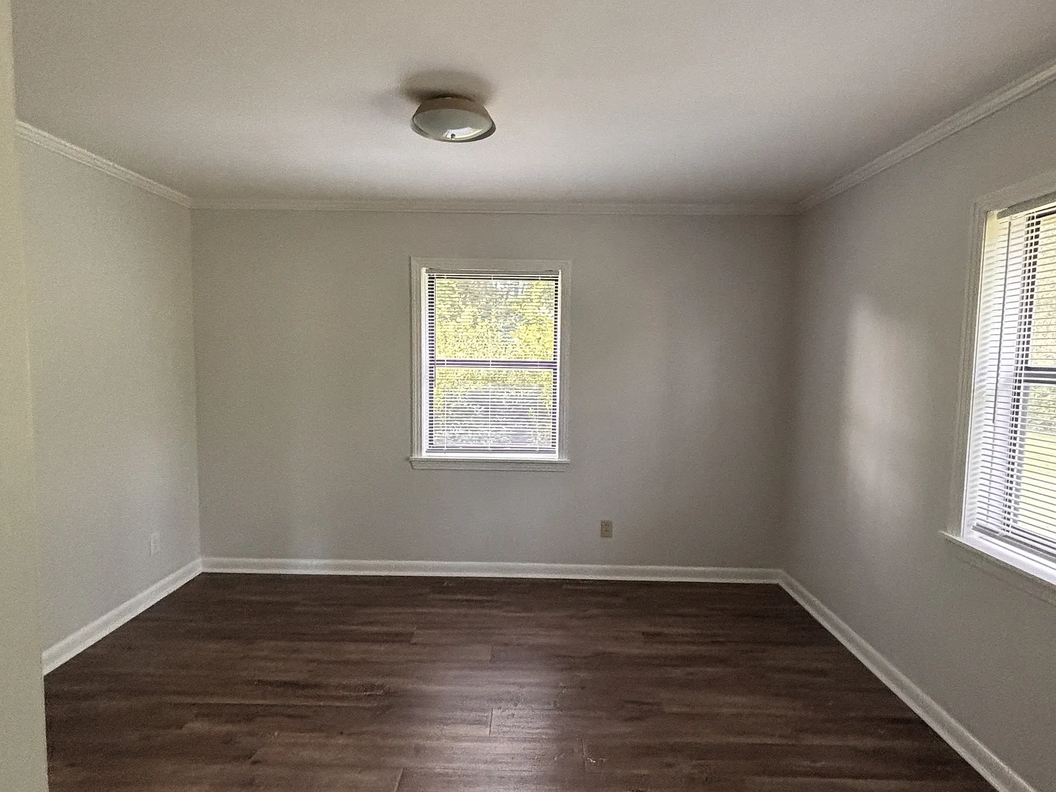 210 N. Edgewood - - — Photo 4