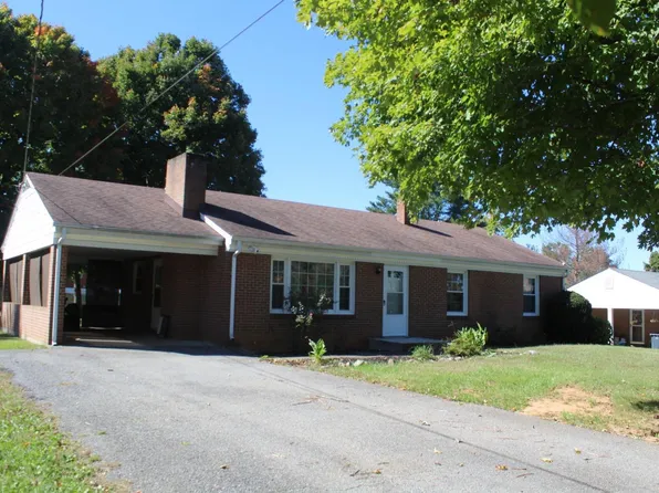 1030 Windy Ridge Dr, Bedford, VA 24523