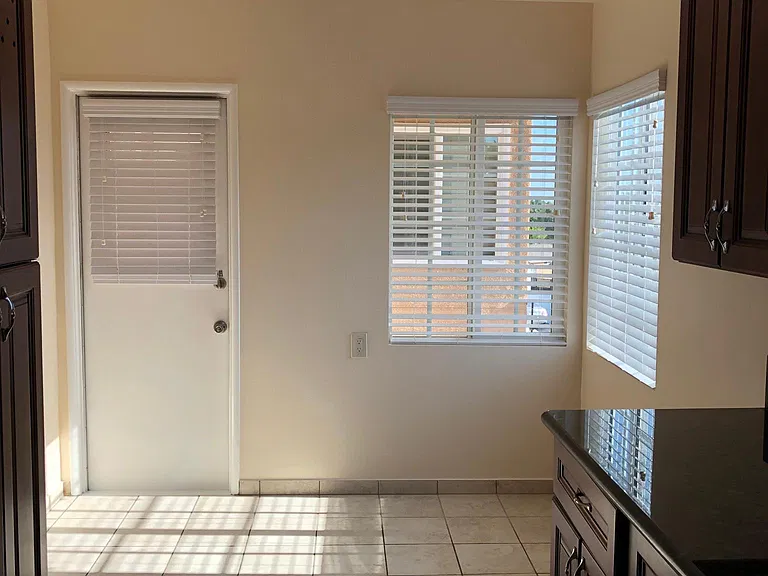 2502 W Via Corona #1/2 — Photo 22