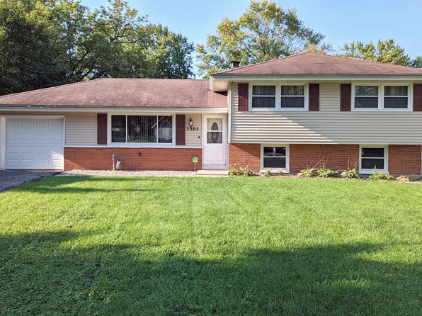 2303 Honeysuckle Ct, Lindenhurst, IL 60046
