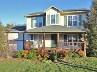 402 Millwood Dr, Johnson City, TN 37615