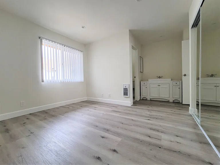 1436 S Centinela Ave — Photo 11