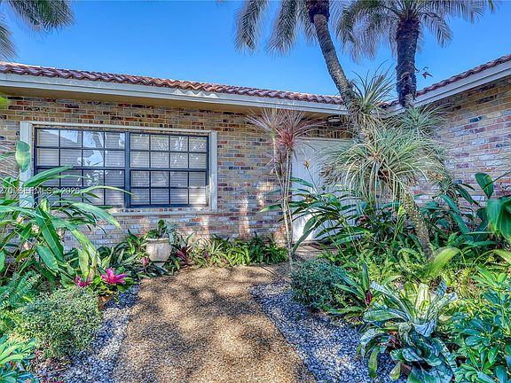 4th image of 1048 NW 110th Ln
