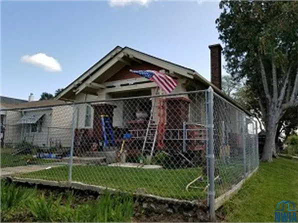 2218 S Cedar St, Sioux City, IA 51106
