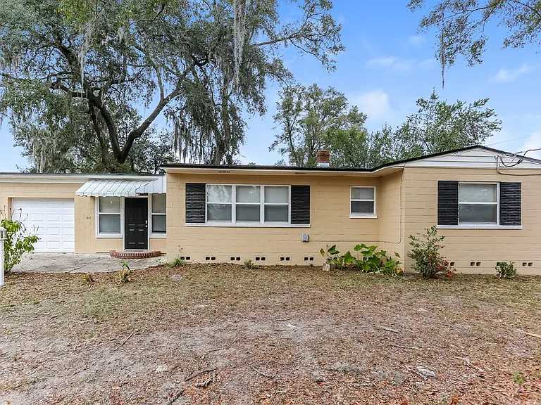 7812 Denham Rd E — Photo 1