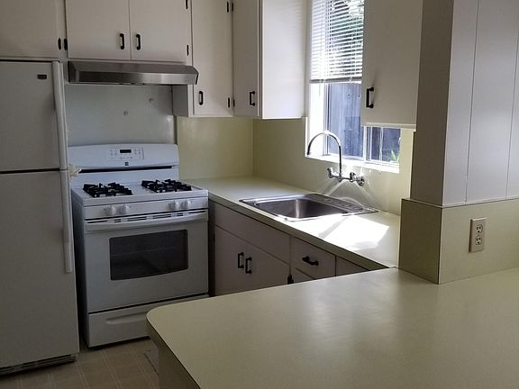 4th image of 5611 Fallen Apple Ln #5611